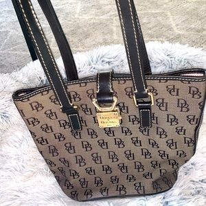 Dooney and Bourke tote bag